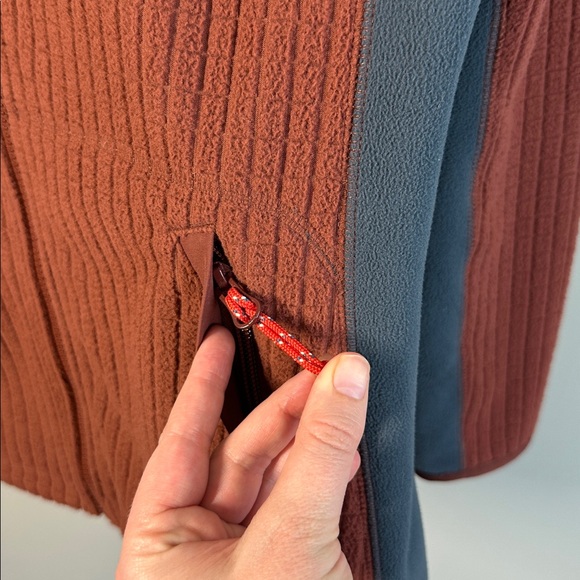 L.L. Bean Women’s Mountain Classic Windproof Fleece Jacket Size S - Picture 4 of 15